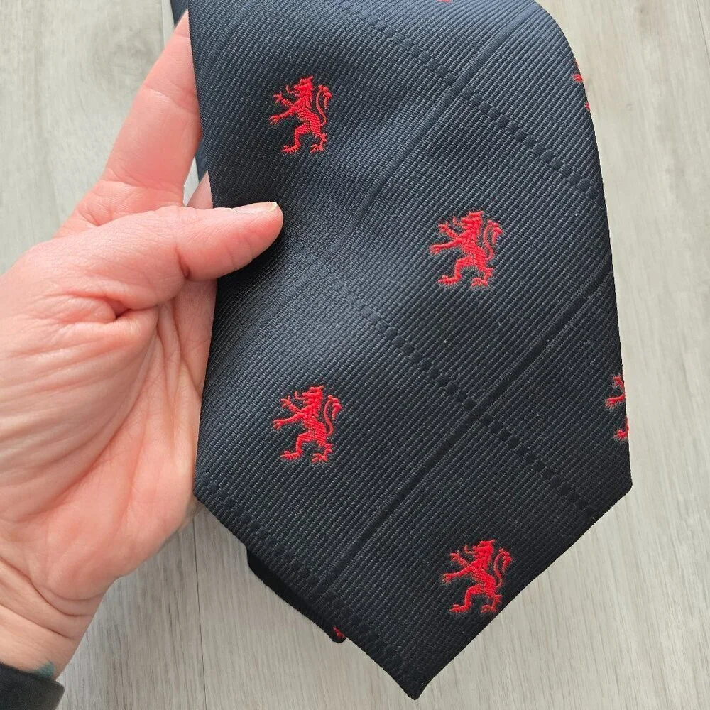 vintage Rosenblatts | Collegiate red lion black medium width retro tie | unisex